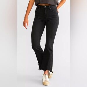 Hidden Cropped Flare Stretch Jean